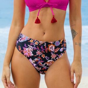 NWT Cupshe Pink and Navy Floral Bikini bottom size Medium